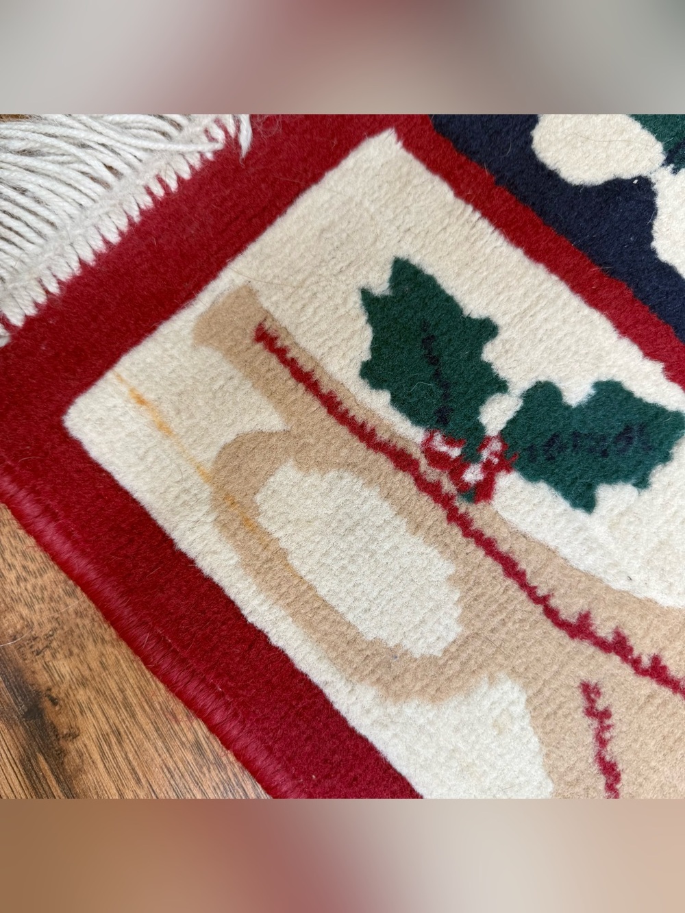 Vintage Christmas Rug Fringed Seasonal Holiday Motif Mat Hooked Woven Winter 90s - Picture 7 of 13
